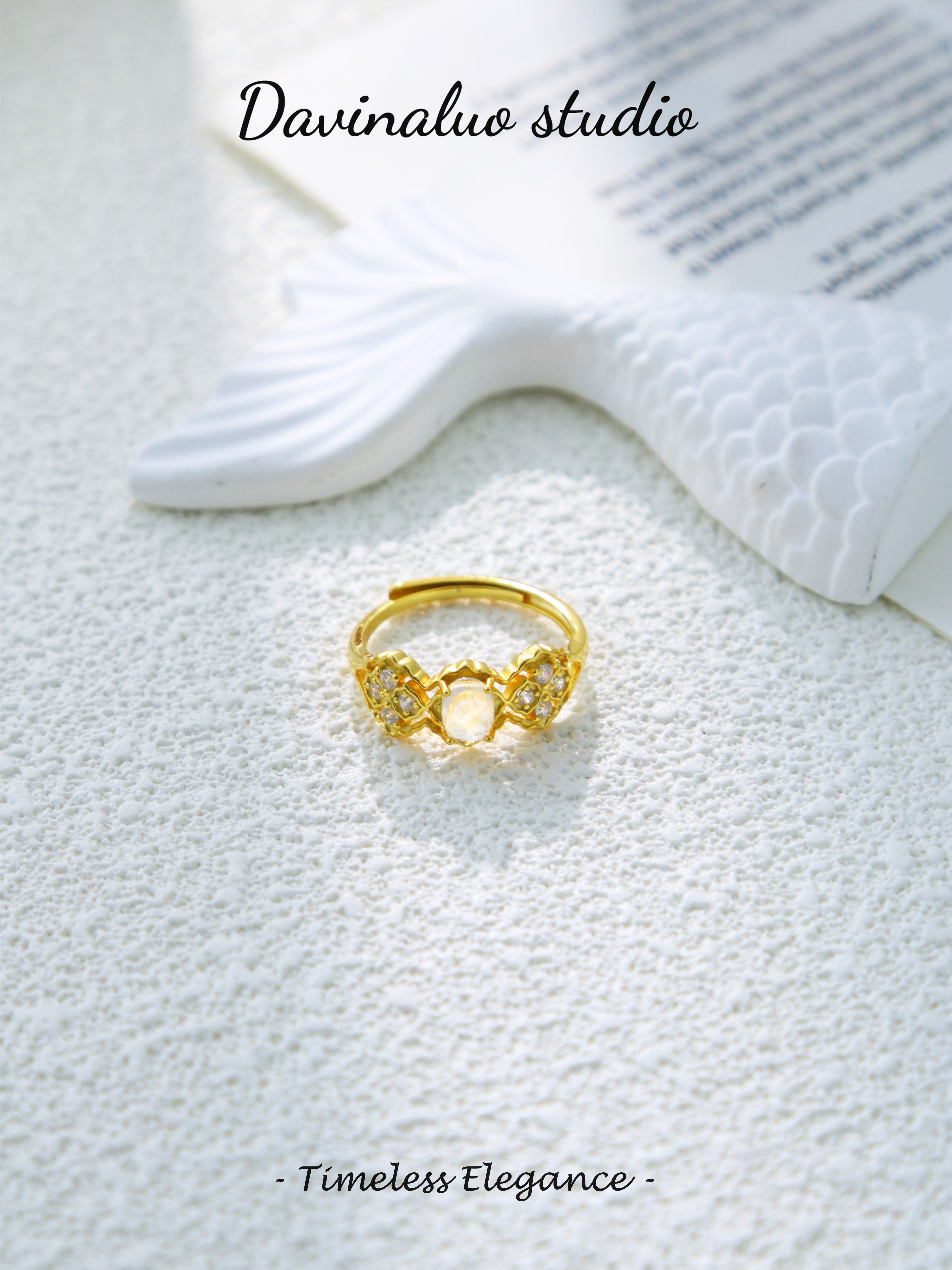 S925 Gold Simple Oval Cut Moonstone Ring