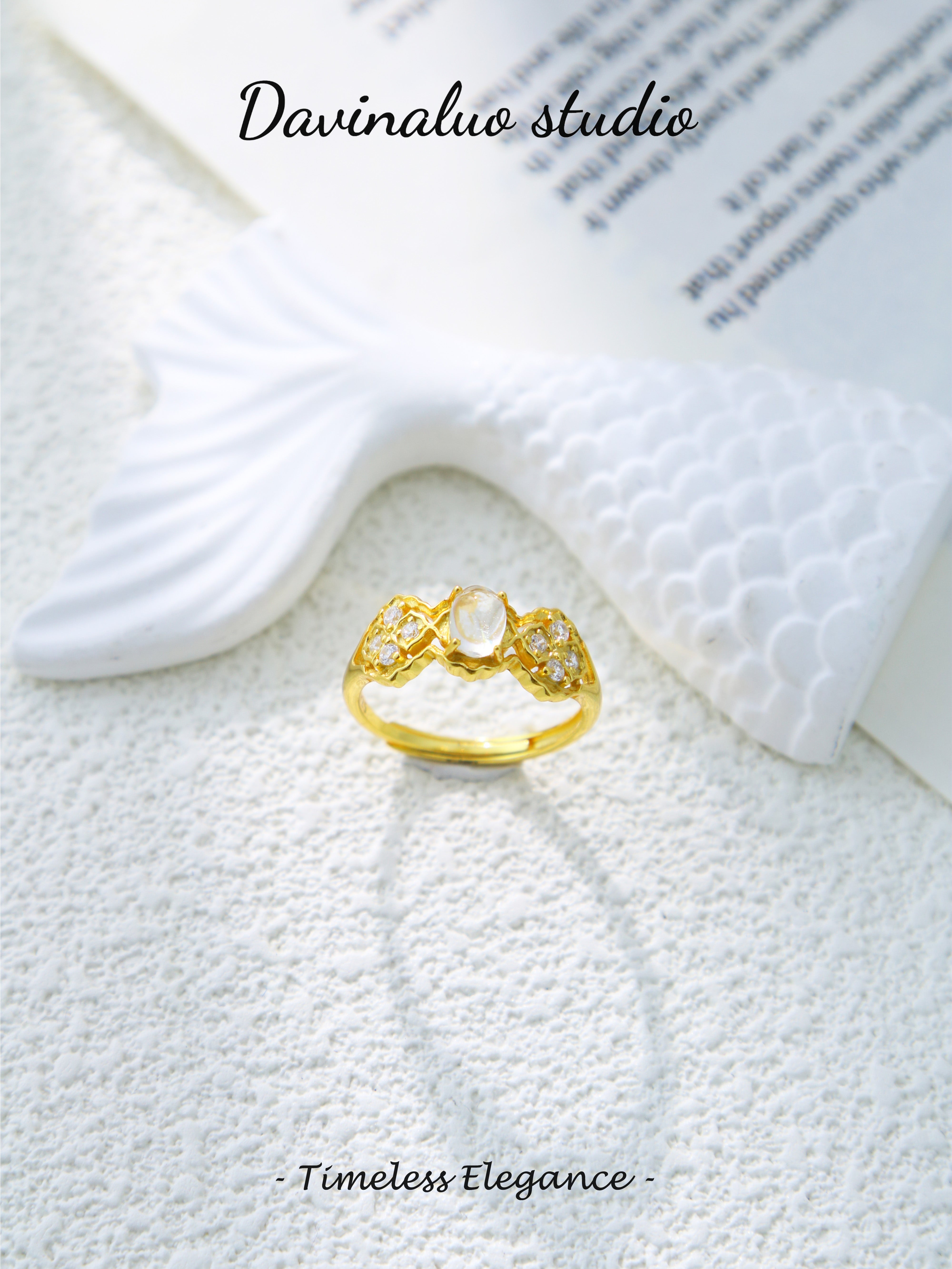 S925 Gold Simple Oval Cut Moonstone Ring