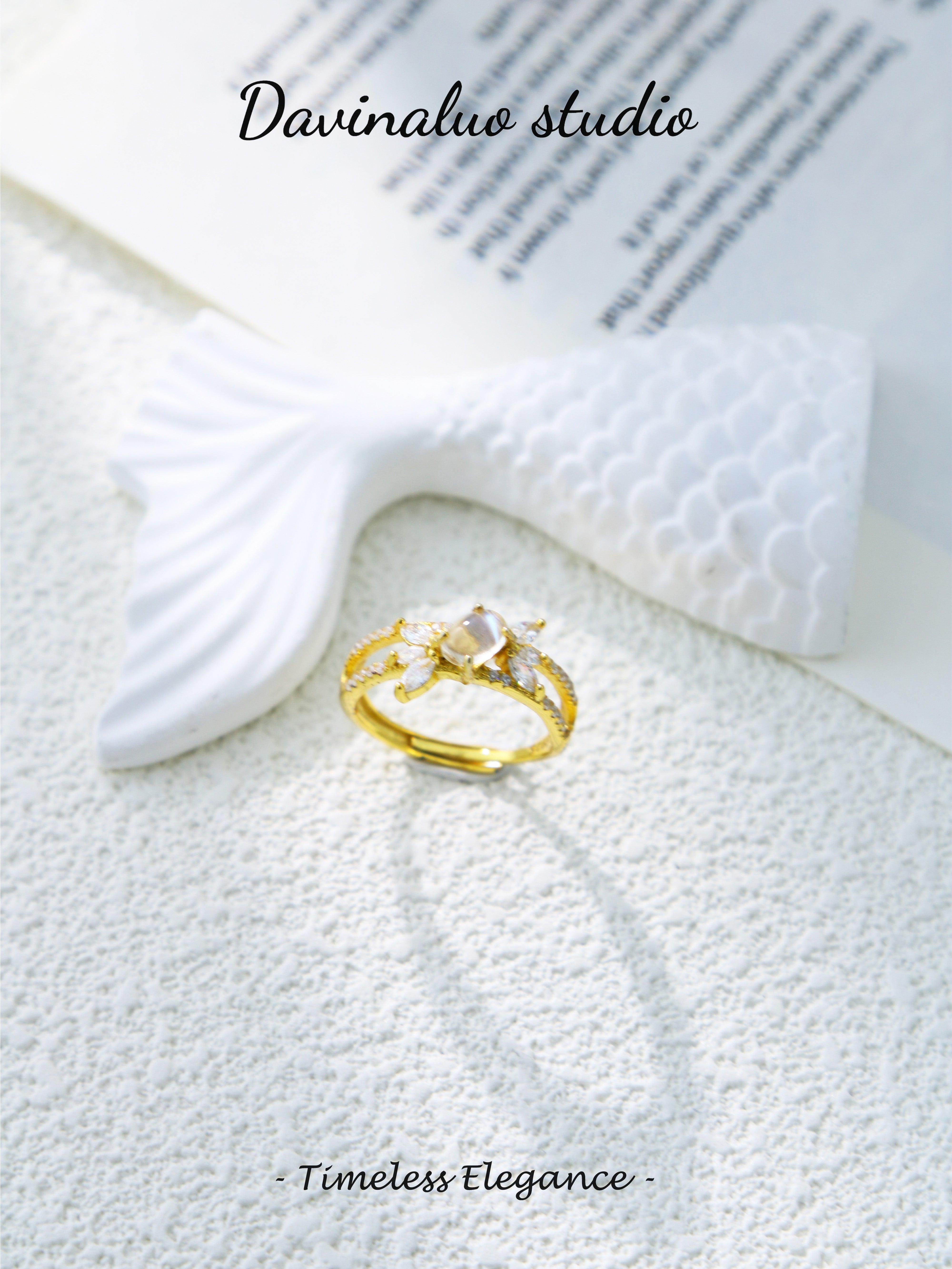S925 Gold Simple Oval Cut Moonstone Ring
