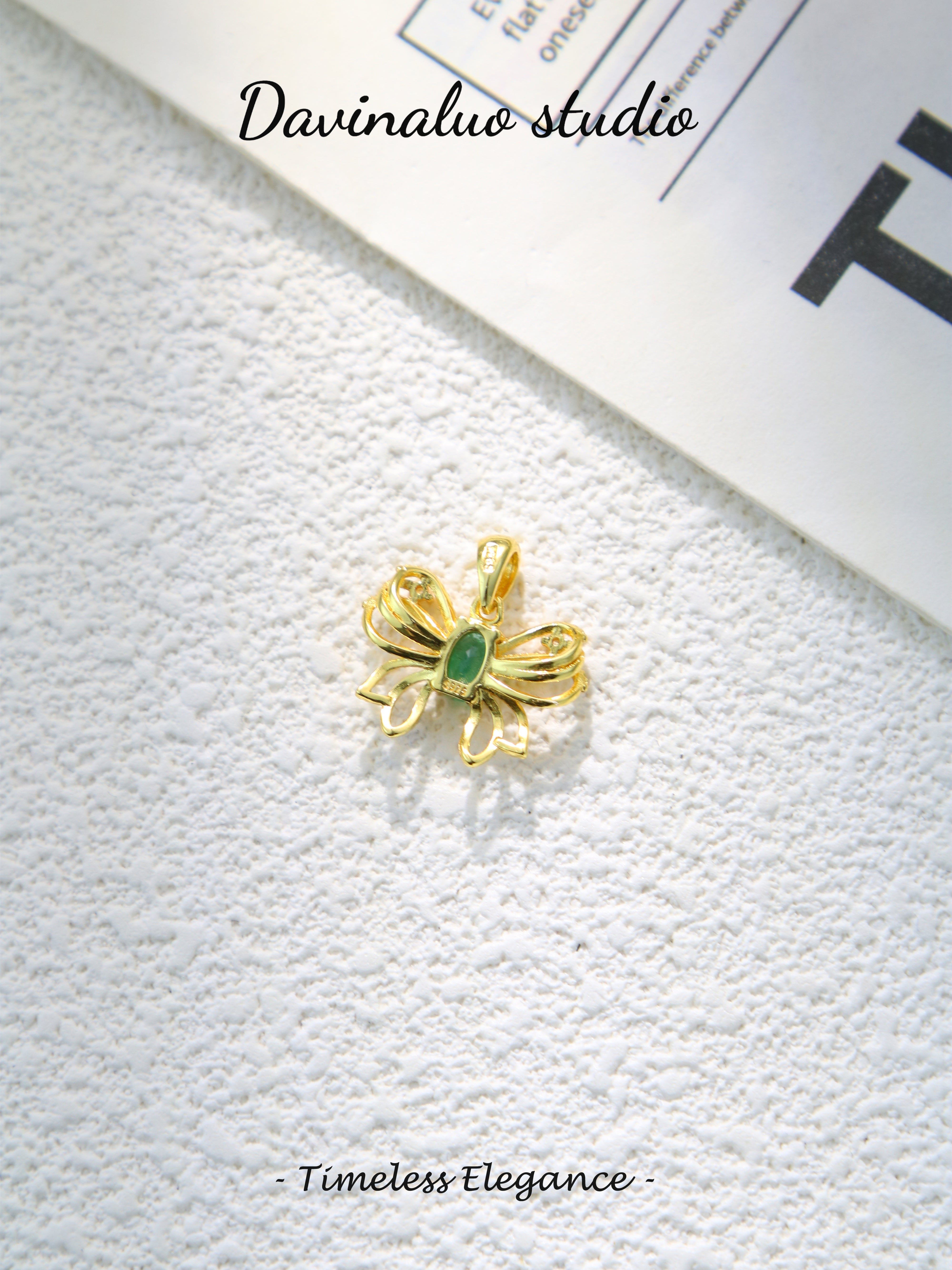 S925 Gold Simple Oval Cut Emerald Pendant