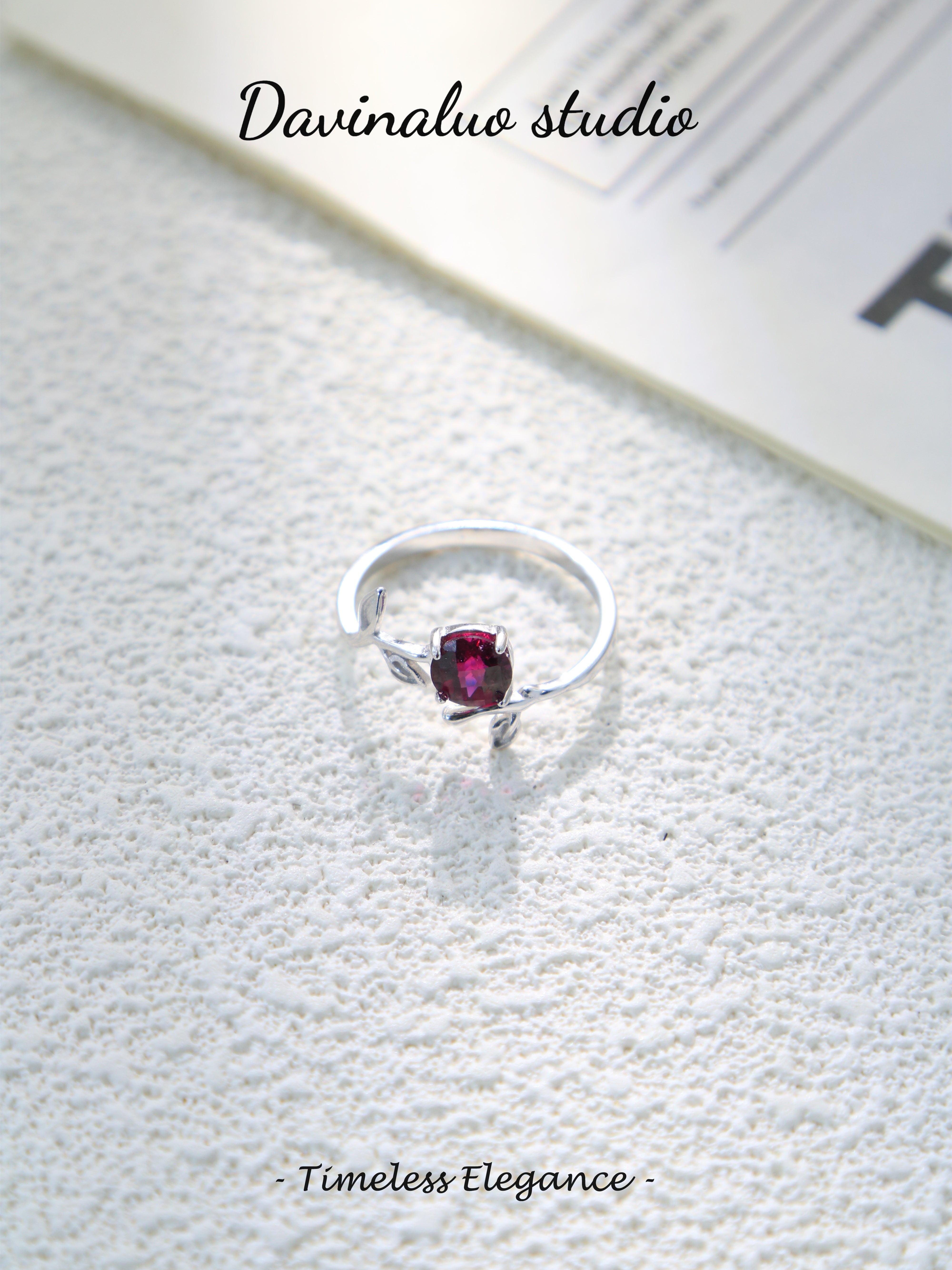 S925 Silver Lovely Round Cut Garnet Ring