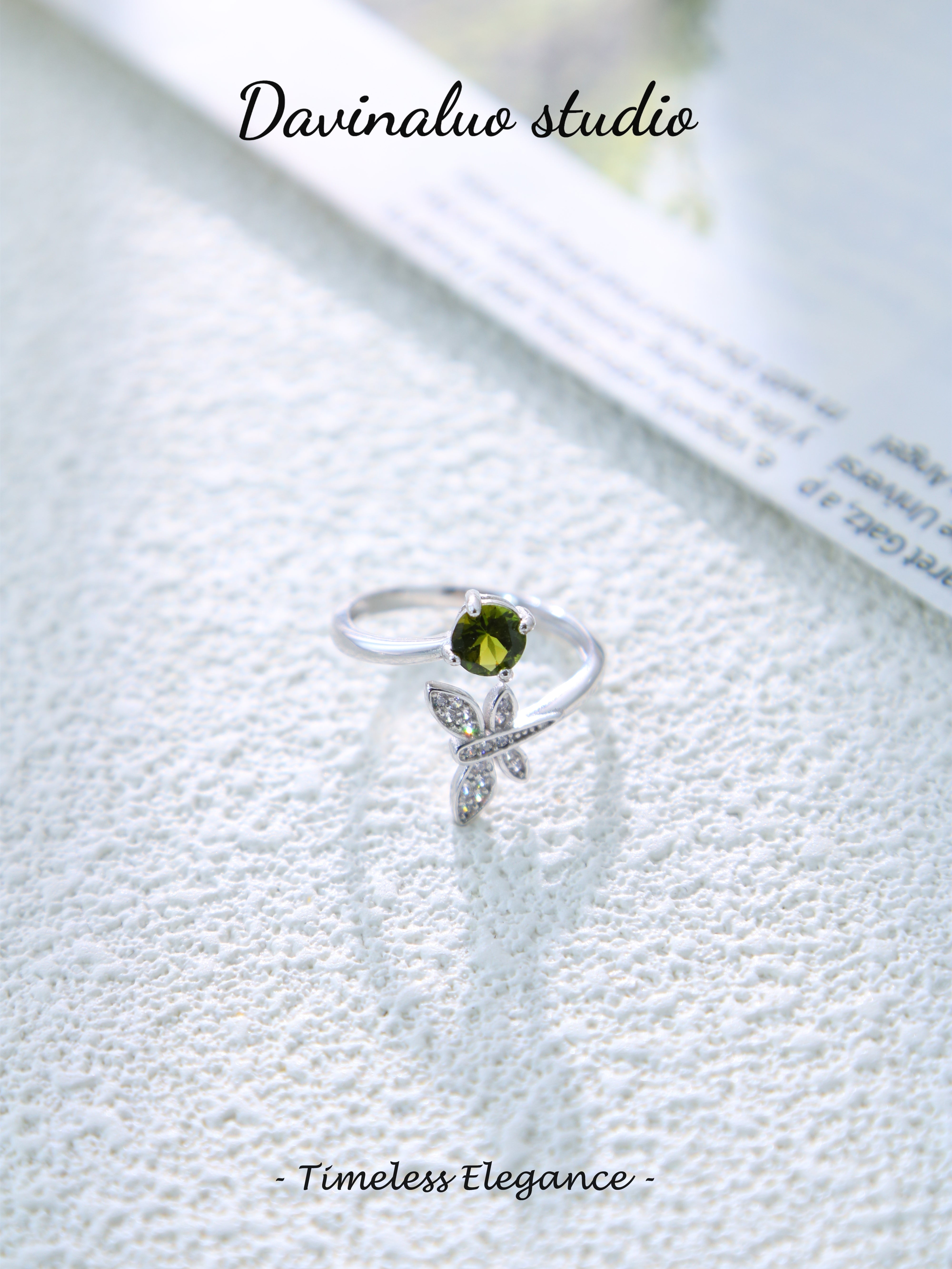 S925 Silver Classic Round Cut Peridot Ring D0630001