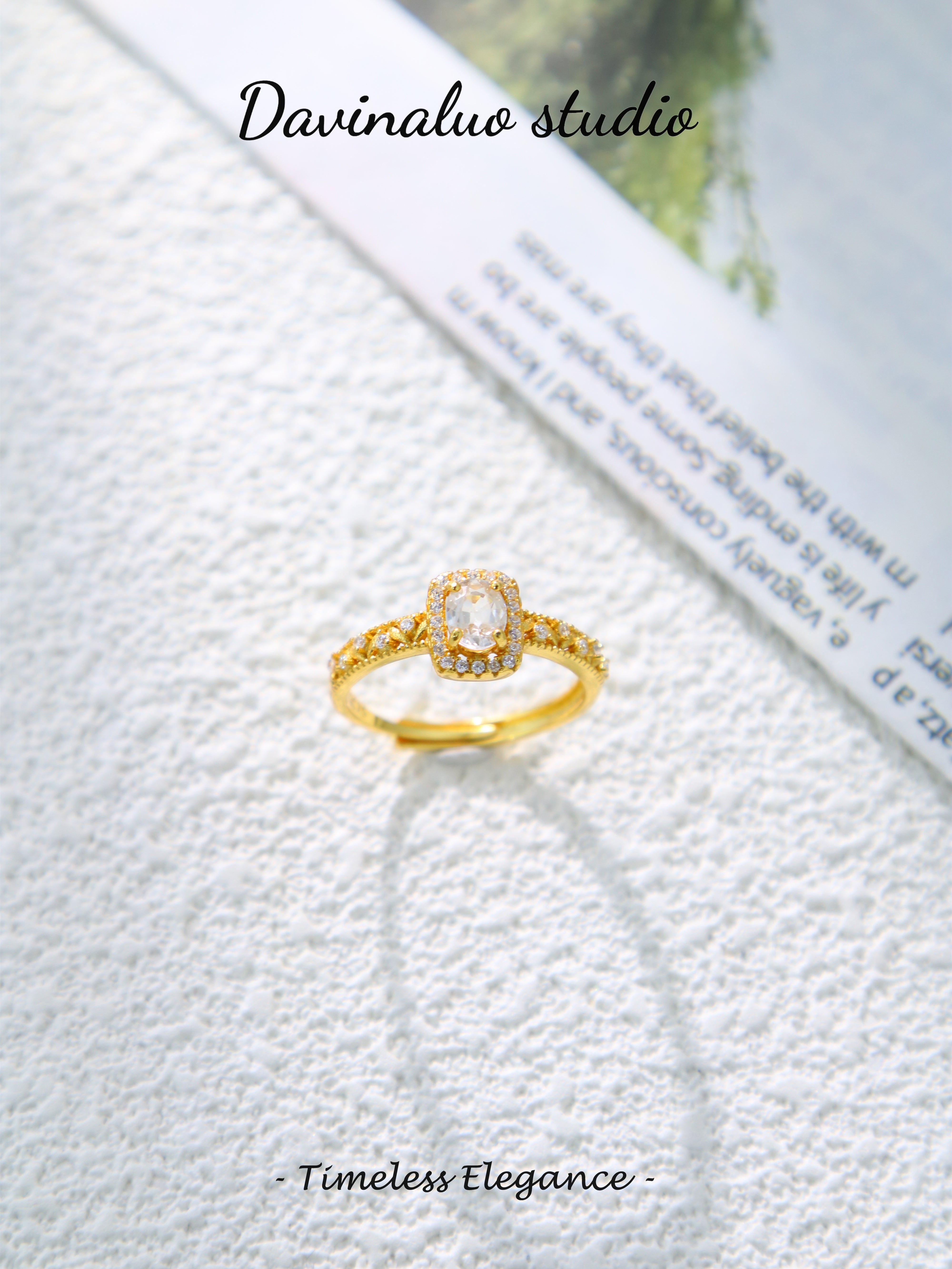 S925 Gold Simple Oval Cut Moonstone Ring D0514016G
