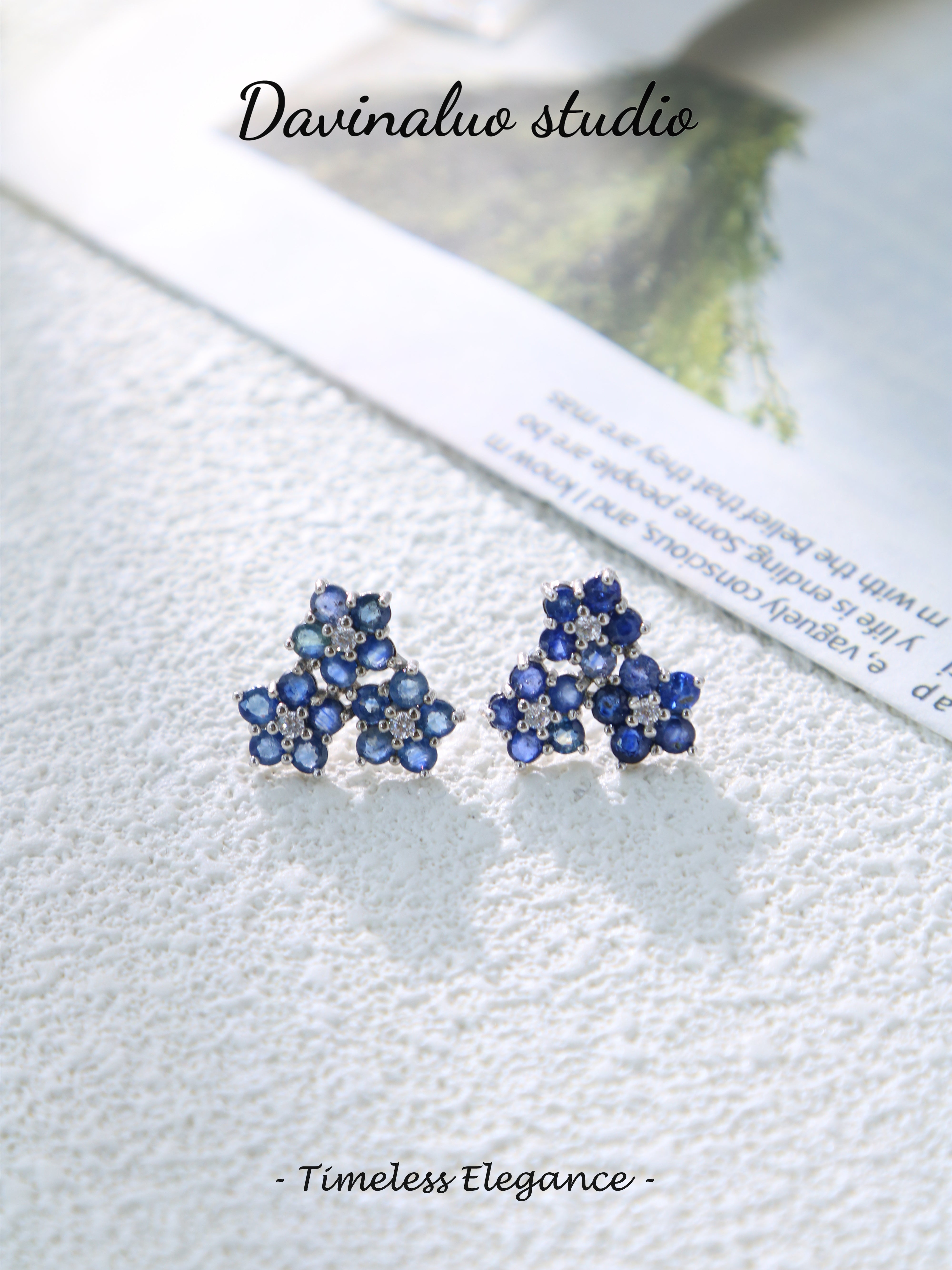 S925 Silver Classic Round Cut Sapphire Stud Earrings D0712003