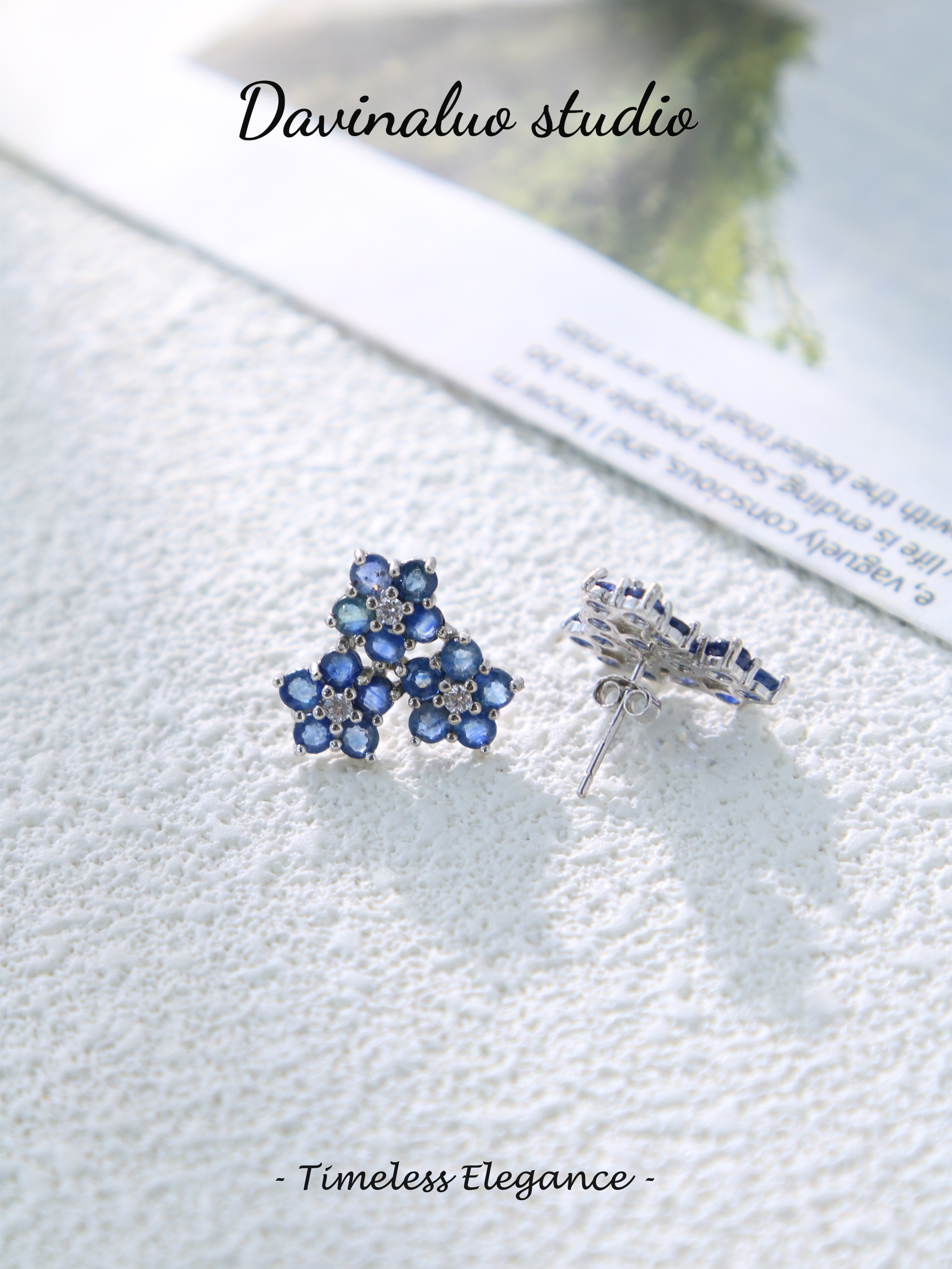S925 Silver Classic Round Cut Sapphire Stud Earrings D0712003